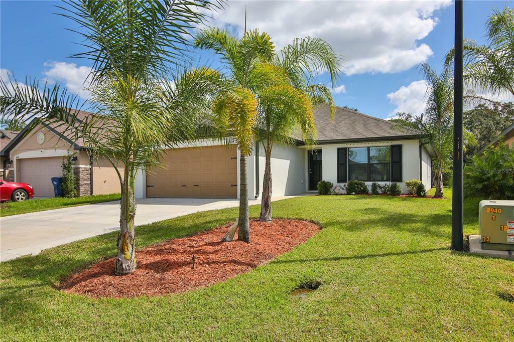 Property Photo:  9004 52nd Avenue E  FL 34221 