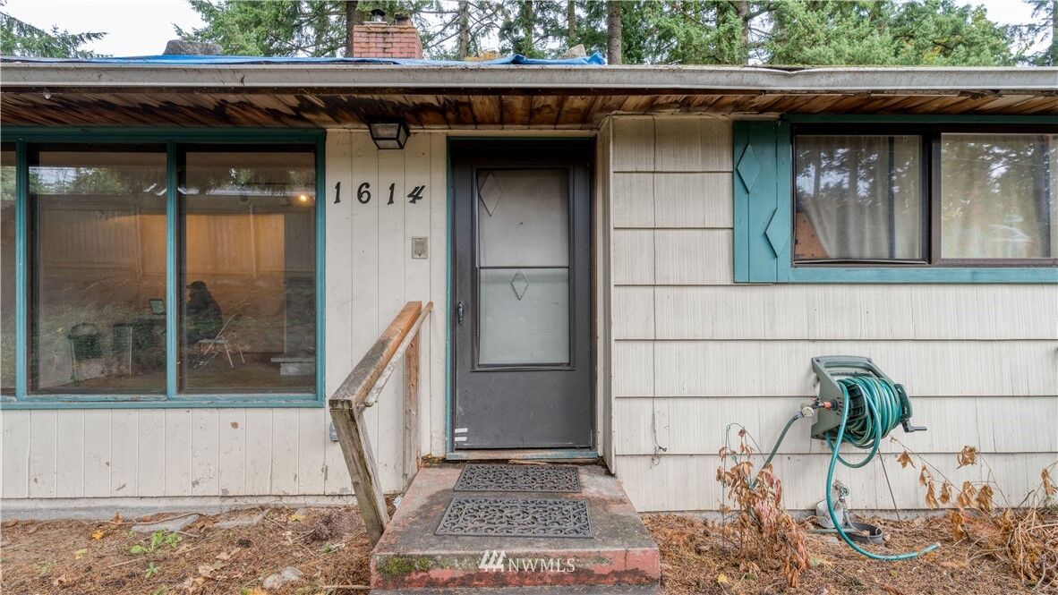 Property Photo: 1614 N 145th Street WA 98133