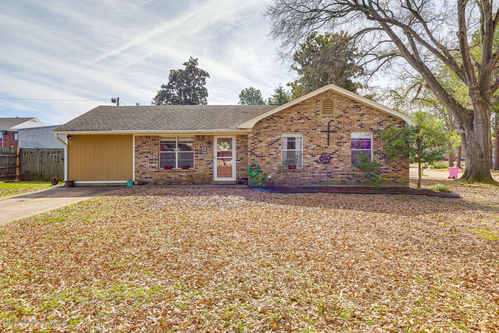 Property Photo:  2135 Colonial Hills Dr  MS 38671 