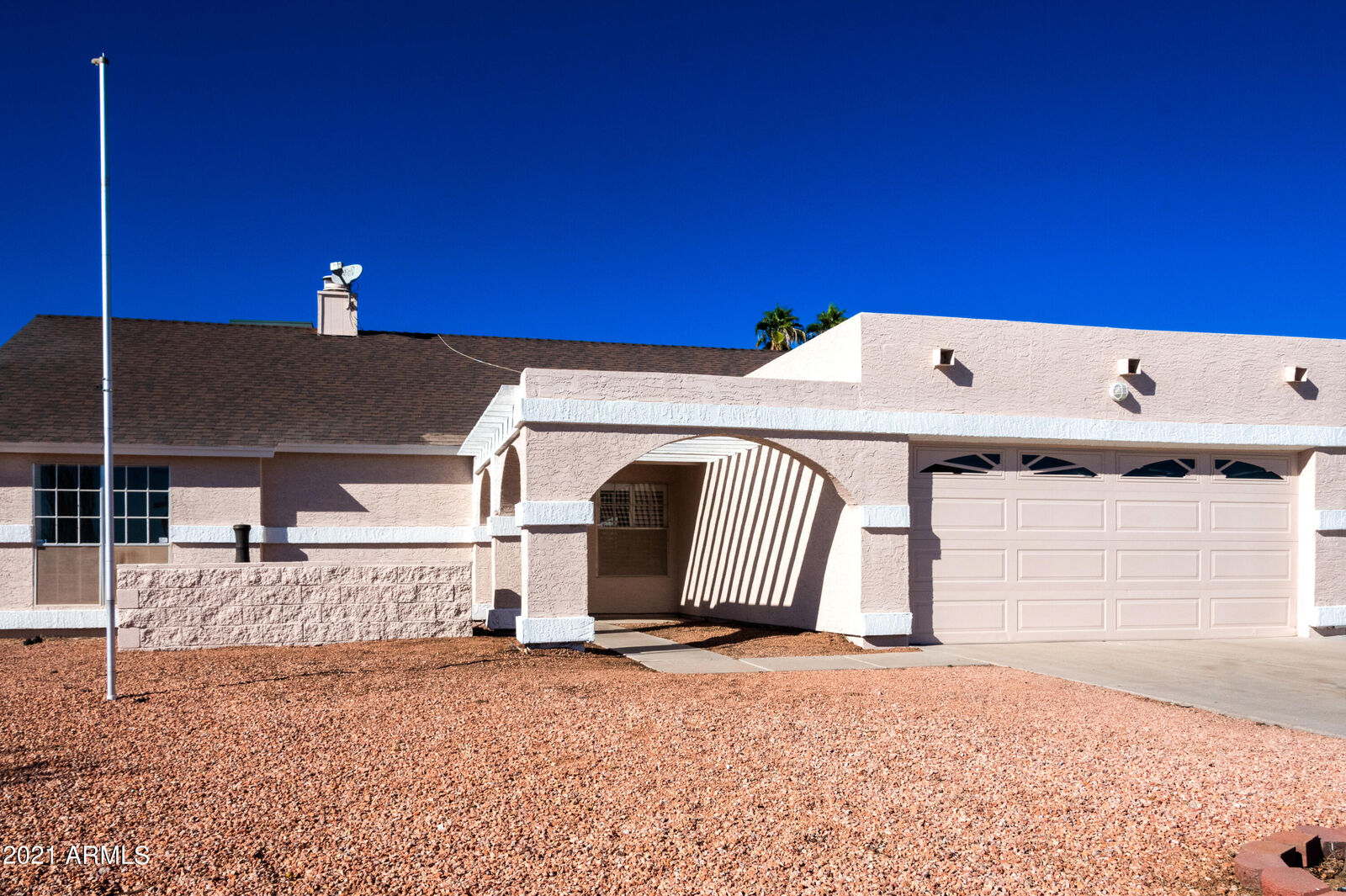 Property Photo:  7282 W Laurel Lane  AZ 85345 