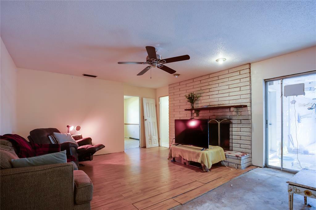 Property Photo: 1103 Bear Lake Road FL 32703