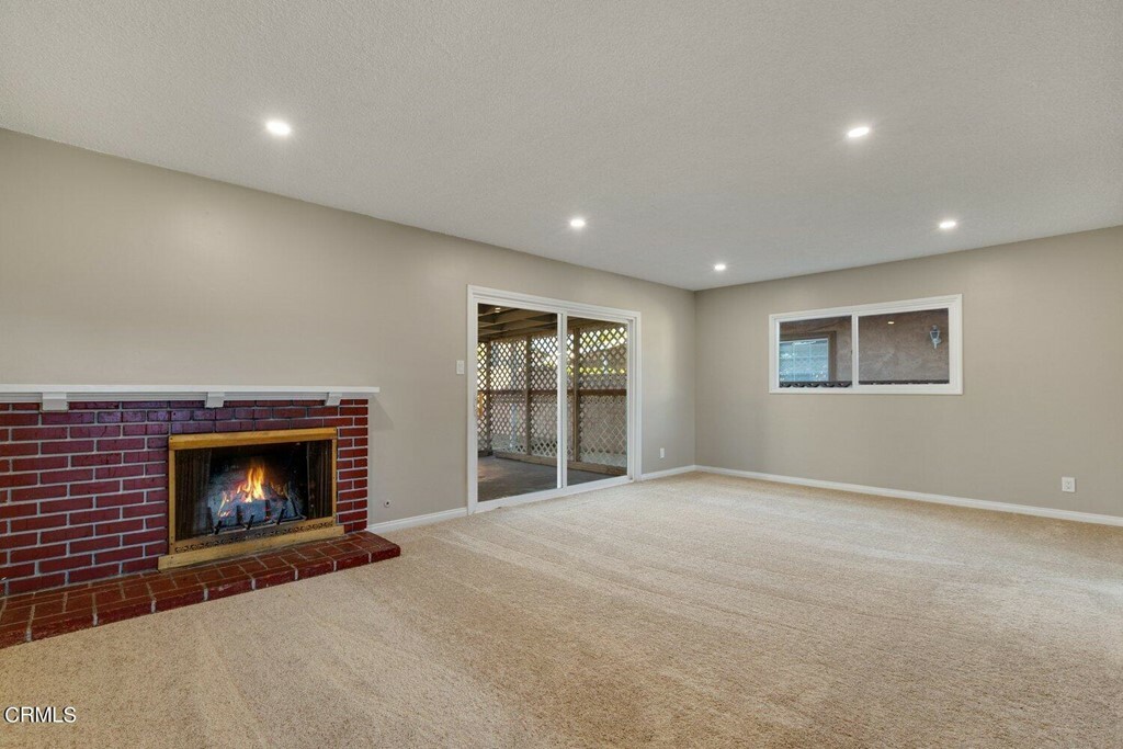 Property Photo:  445 Willow Street  CA 93033 