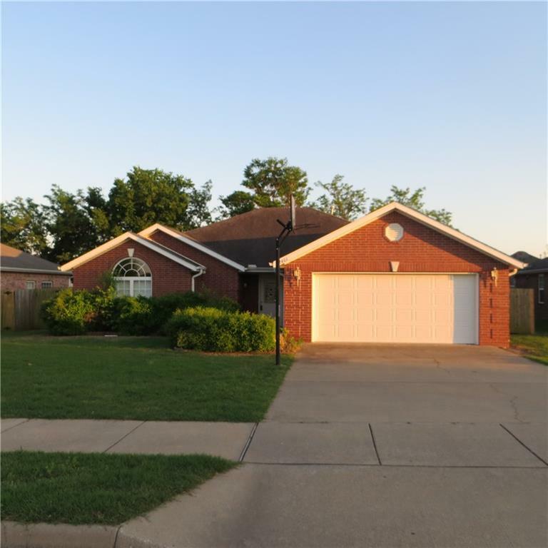 Property Photo:  2401 SW 20th Street  AR 72713 