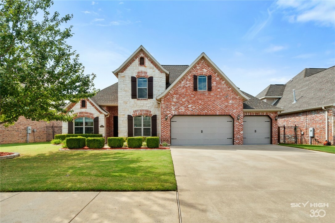 Property Photo: 106 SW White Oak Road AR 72712