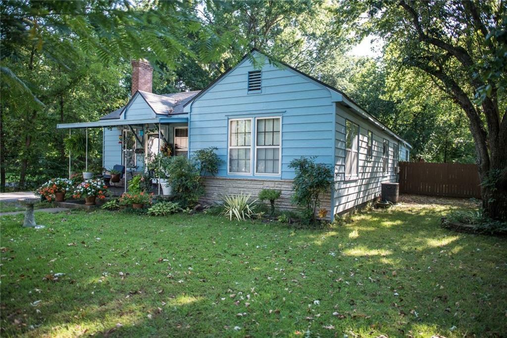 Property Photo:  603 S Madison Street  AR 72761 