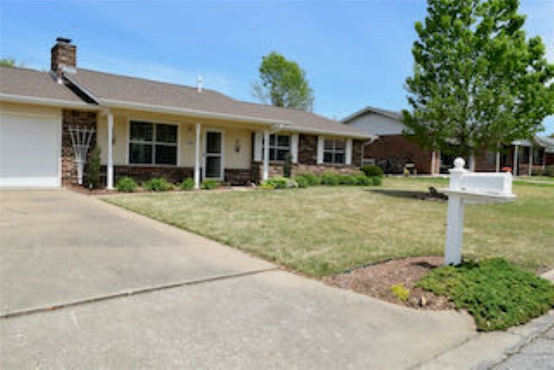 Property Photo:  1305 W Callahan Drive  AR 72758 