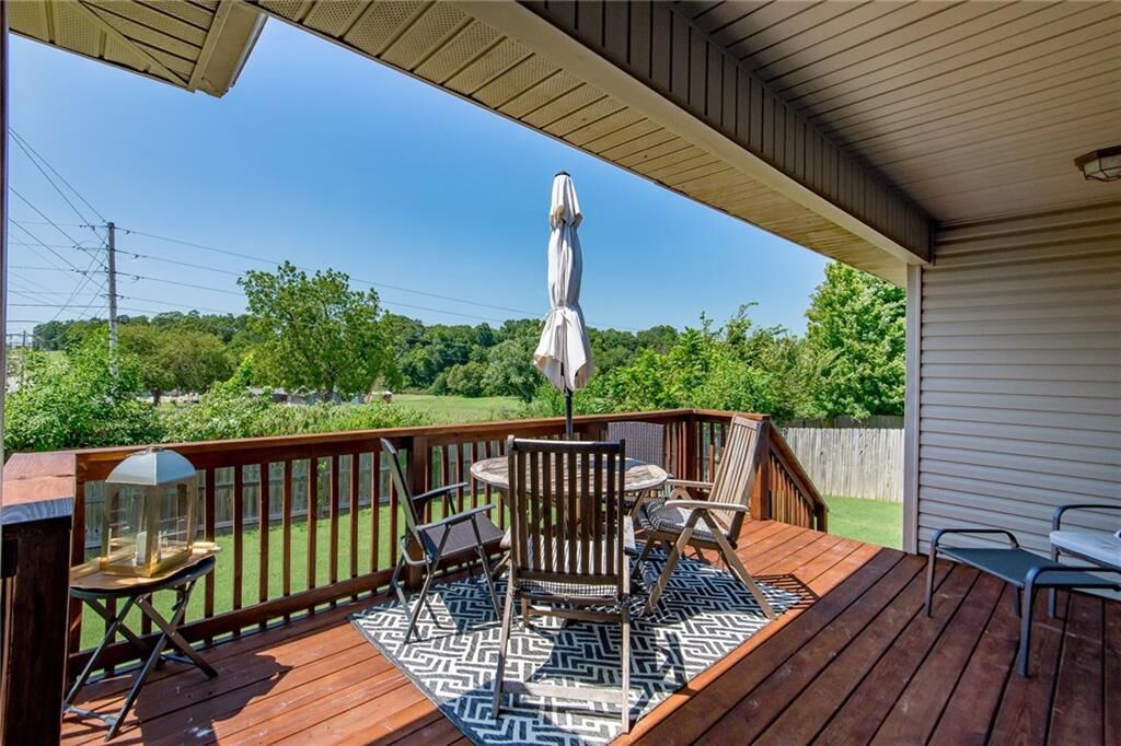 Property Photo: 1997 N Batsford Drive AR 72704