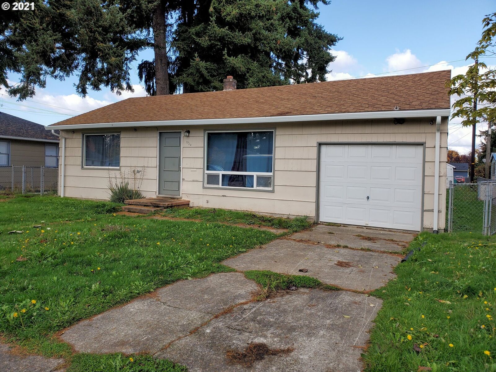 Property Photo: 1924 W 36th St WA 98660