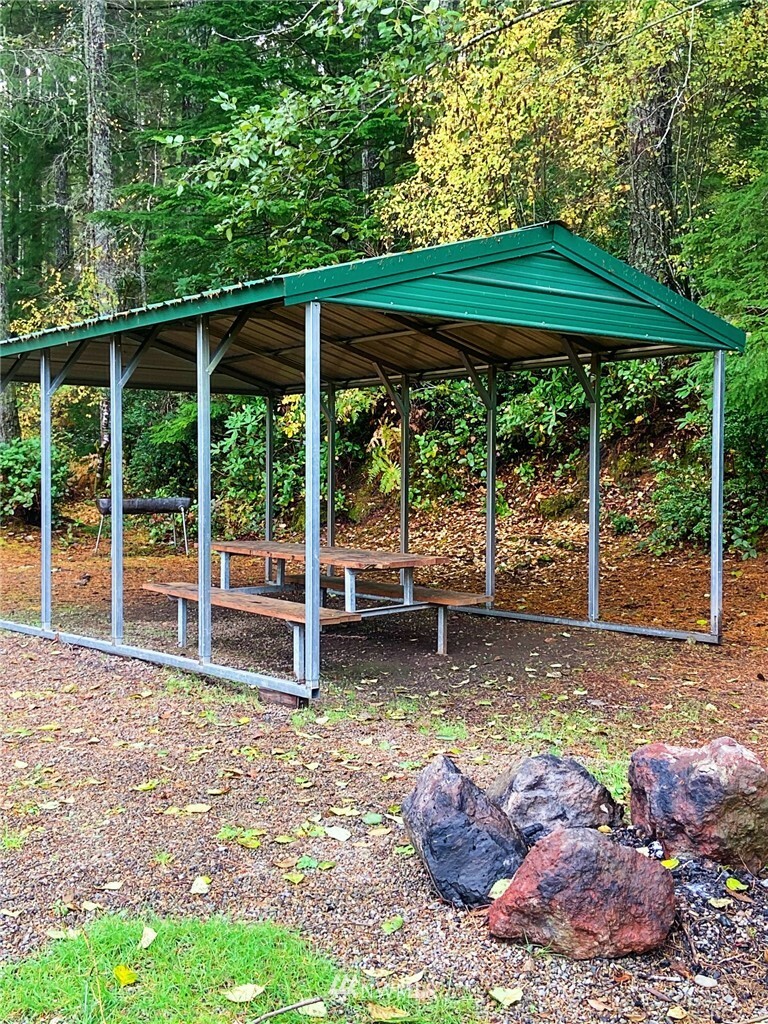 Property Photo: 90 NE Creekview Place WA 98588