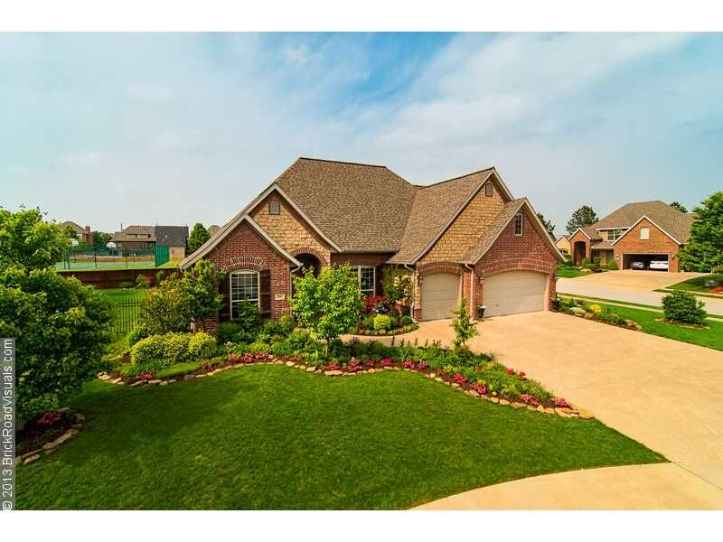Property Photo:  700 SW Avon Glen Place  AR 72712 
