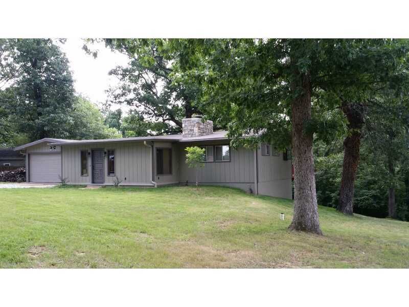 Property Photo:  18901 Shoreline Way  AR 72703 