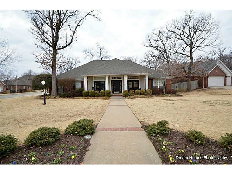 Property Photo: 2855 N Deaver Circle AR 72703
