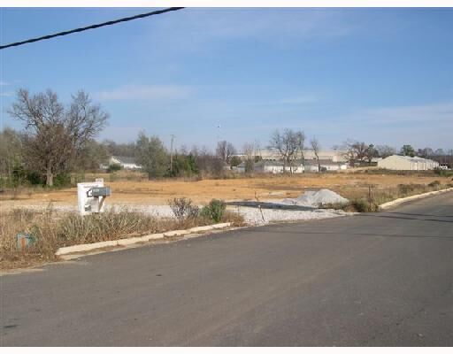 Property Photo:  2513 N Thompson Lot #3 Street  AR 72764 
