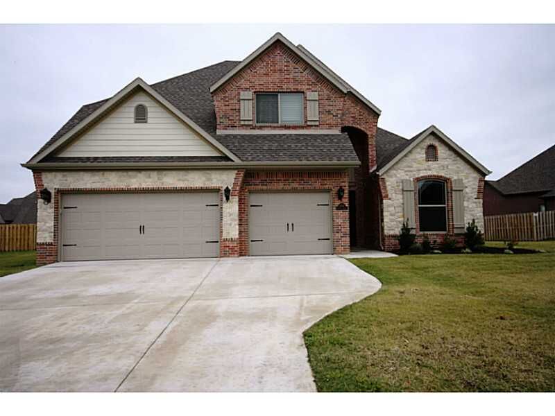 Property Photo: 2770 N Floral Court AR 72704