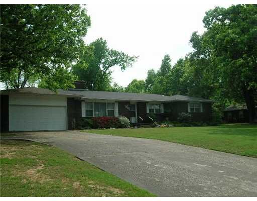 Property Photo:  1405 Oakcliff Street  AR 72703 