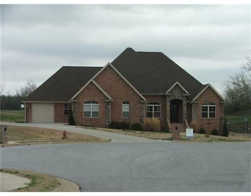 Property Photo: 706 N Gleneagle Lane AR 72718