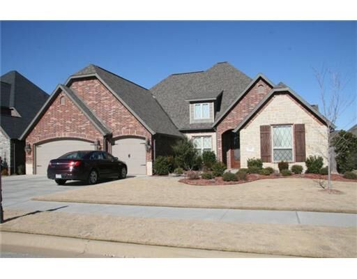 Property Photo:  1202 SW Glen Arbor Avenue  AR 72712 