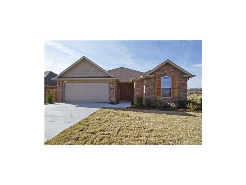 Property Photo:  2937 W Millstone Drive  AR 72704 