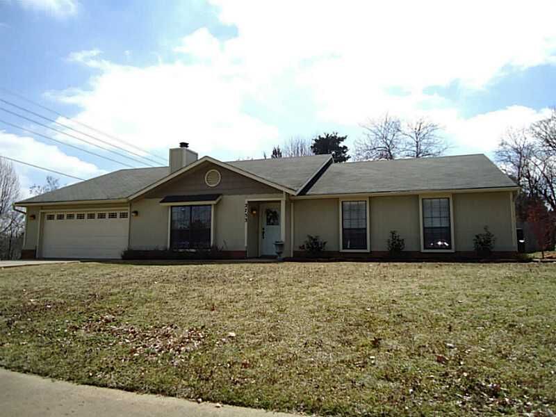 Property Photo:  2753 E Copper Oaks Place  AR 72703 