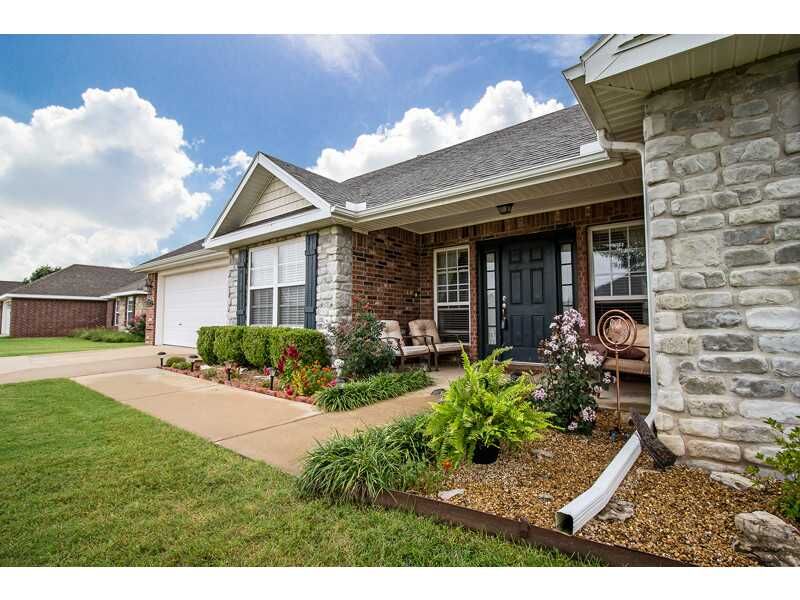 Property Photo:  1390 Zachary Street  AR 72751 