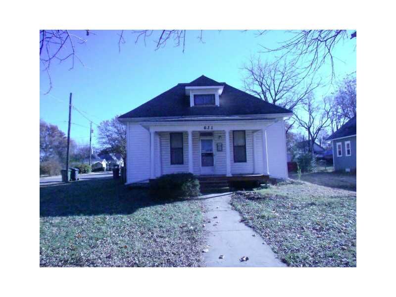 Property Photo:  621 N 4th Street  AR 72756 