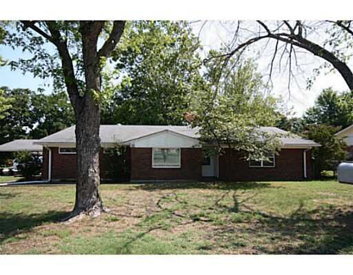 Property Photo:  119 N 11th  North Street  AR 72756 