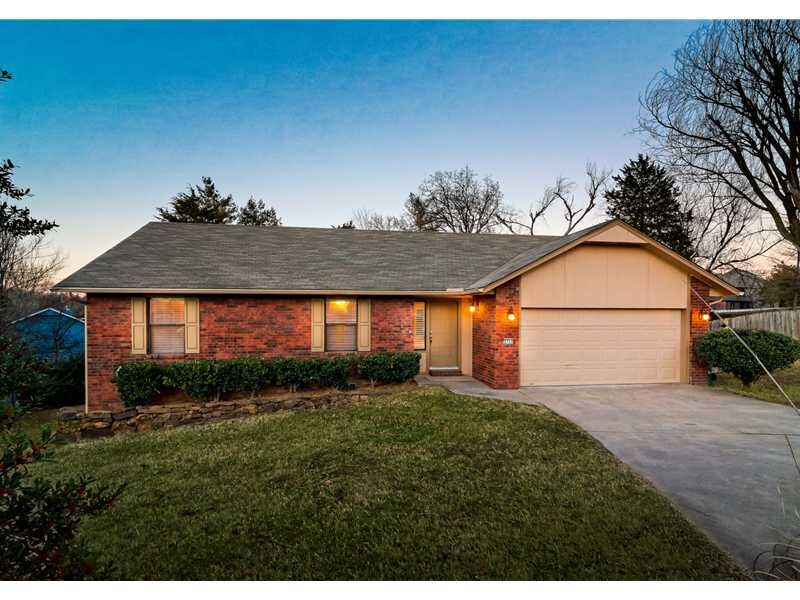 Property Photo: 2753 Wakefield Place AR 72703