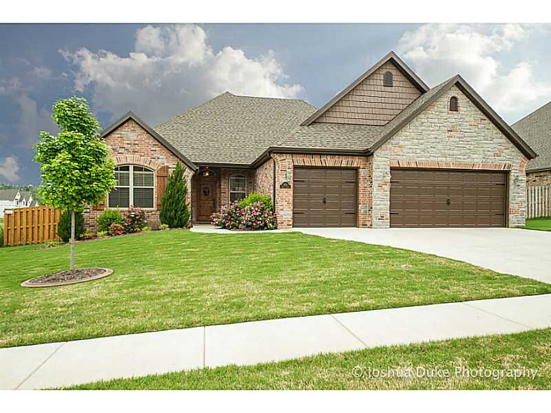 Property Photo: 3655 N Dupont Avenue AR 72704