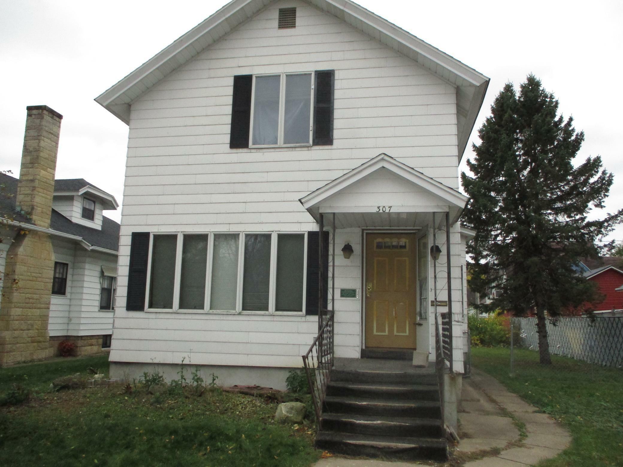 Property Photo:  307 E 7th Street  MN 55987 