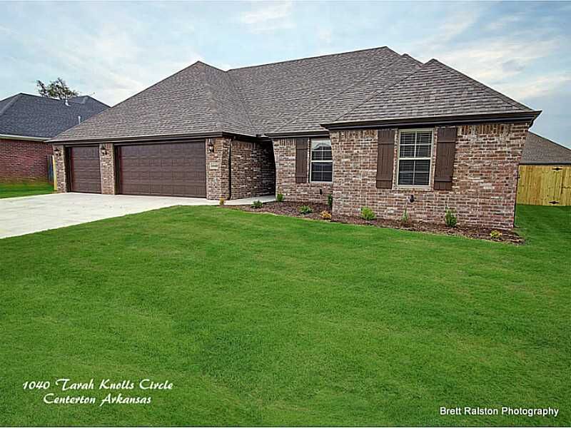 Property Photo: 1040 Tarah Knolls Circle AR 72719
