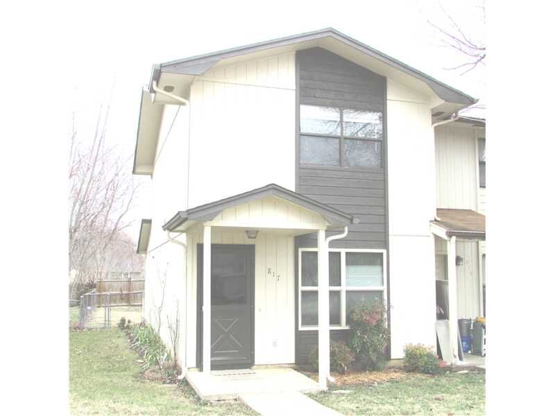 Property Photo:  817 Durham Place  AR 72712 