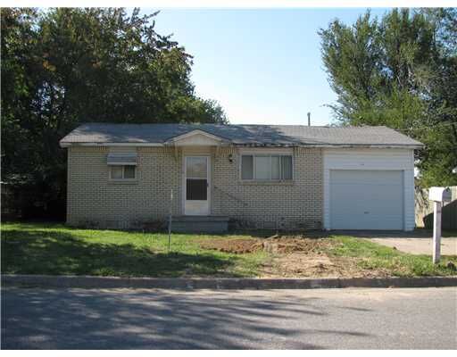 Property Photo:  616 S Cleveland Street  AR 72764 