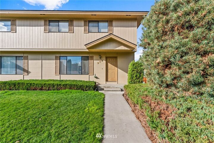 Property Photo: 940 N Gale Avenue WA 98802