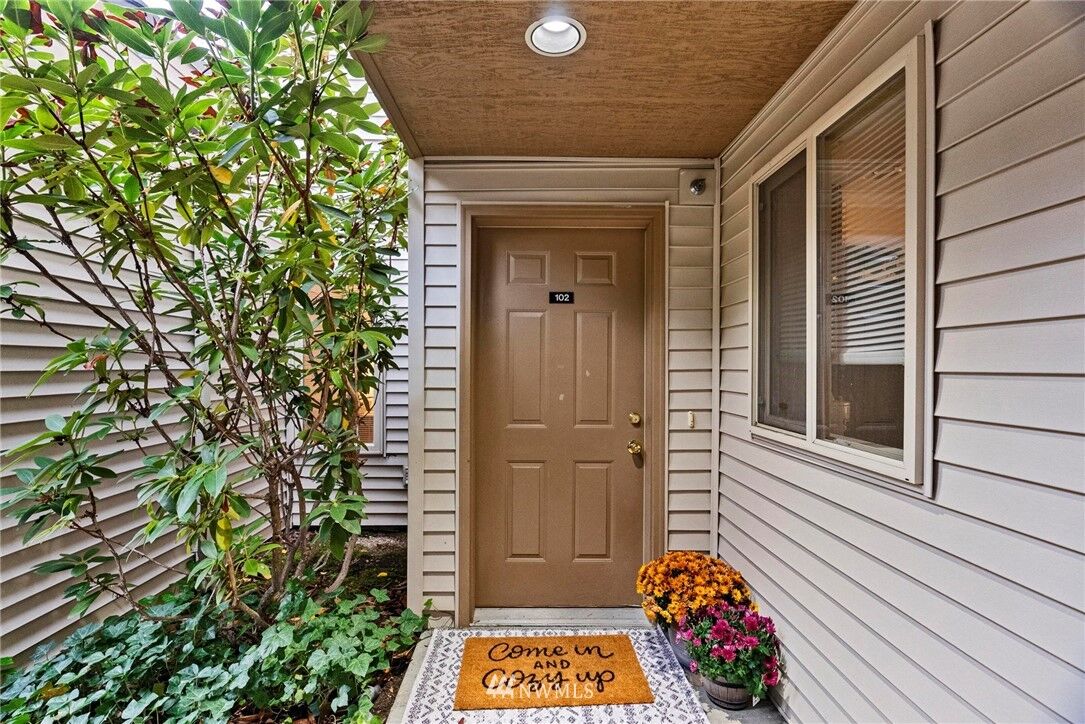 Property Photo:  4707 NW Walgren Drive B-102  WA 98383 
