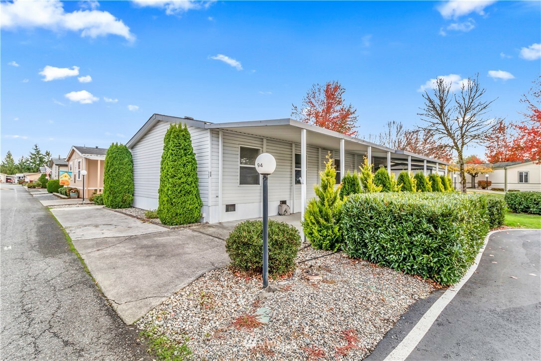 Property Photo:  14727 43rd Avenue NE 94  WA 98271 