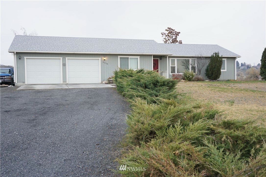 Property Photo:  5219 Crystal Springs Place NE  WA 98837 