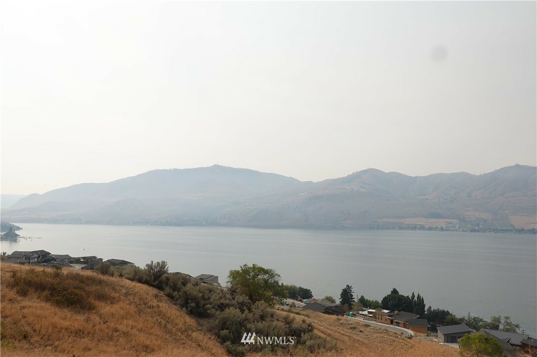 Property Photo:  215 Viewland Way  WA 98816 