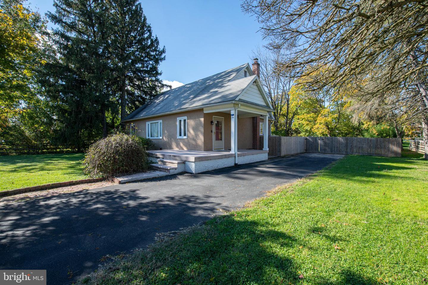 Property Photo: 10 Vincent Road PA 19460