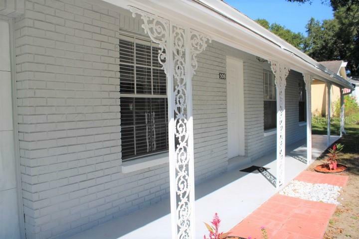 Property Photo:  508 Avocado Circle  FL 33510 