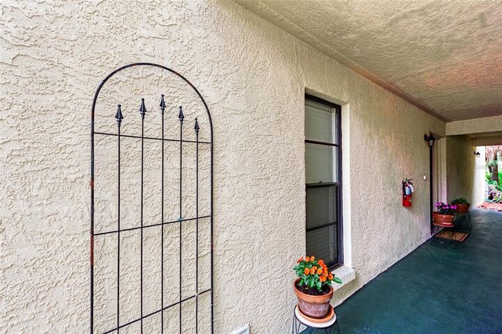 Property Photo:  6120 Country Club Way 106  FL 34243 