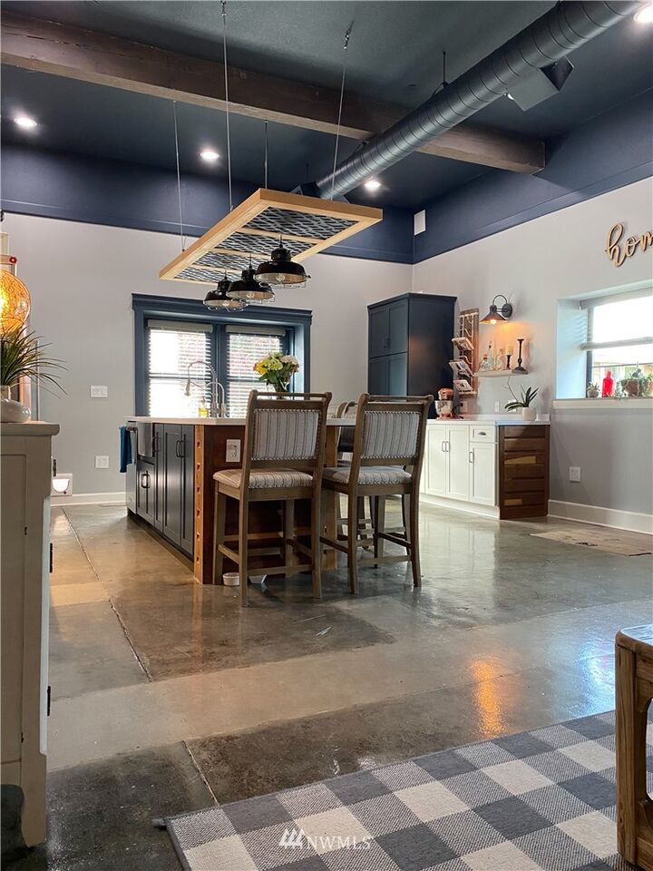 Property Photo:  304 Alder Street  WA 98626 