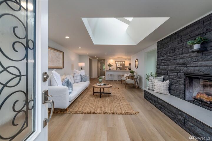 Property Photo: 2112 Mountain View Ave W WA 98466