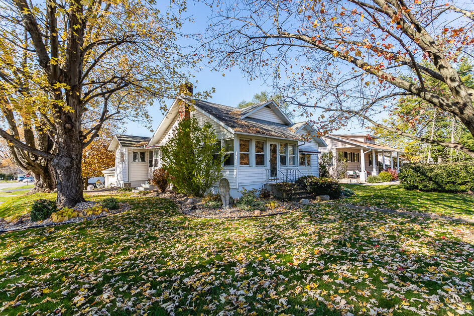 Property Photo:  800 Bellevue Avenue  MI 49202 