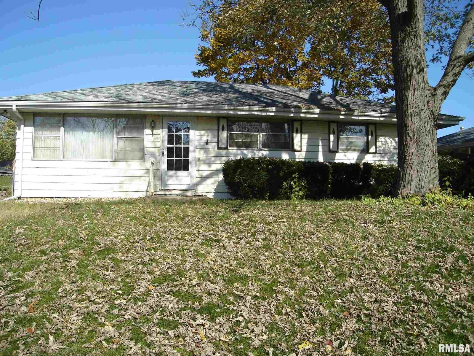 Property Photo: 2023 W Austin IL 61614