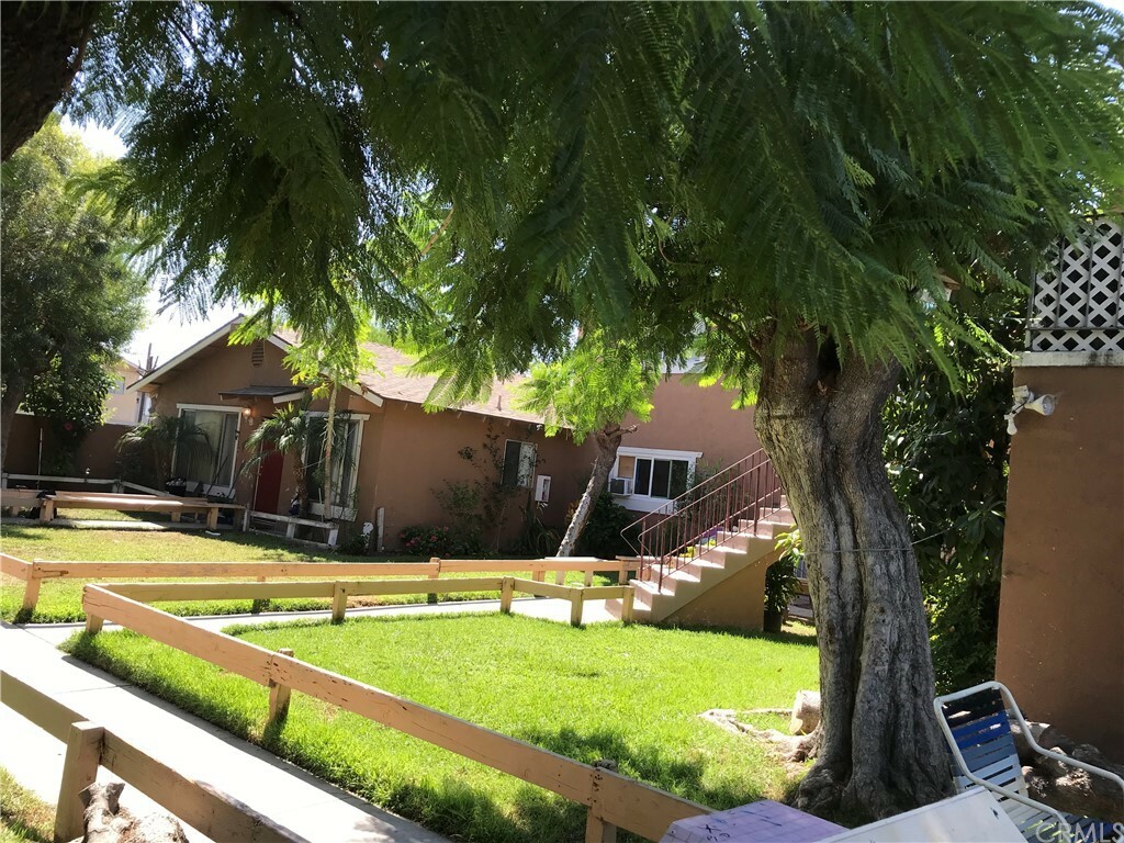 Property Photo: 917 E Balsam Avenue CA 92805