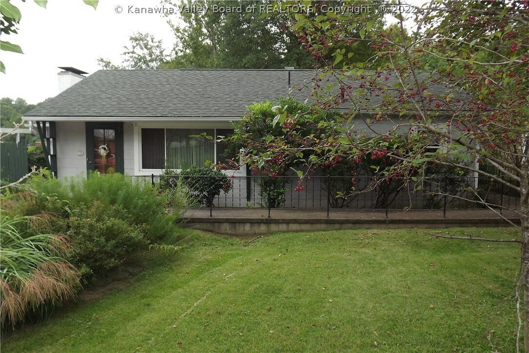 Property Photo: 1715 Dudley Drive WV 25311