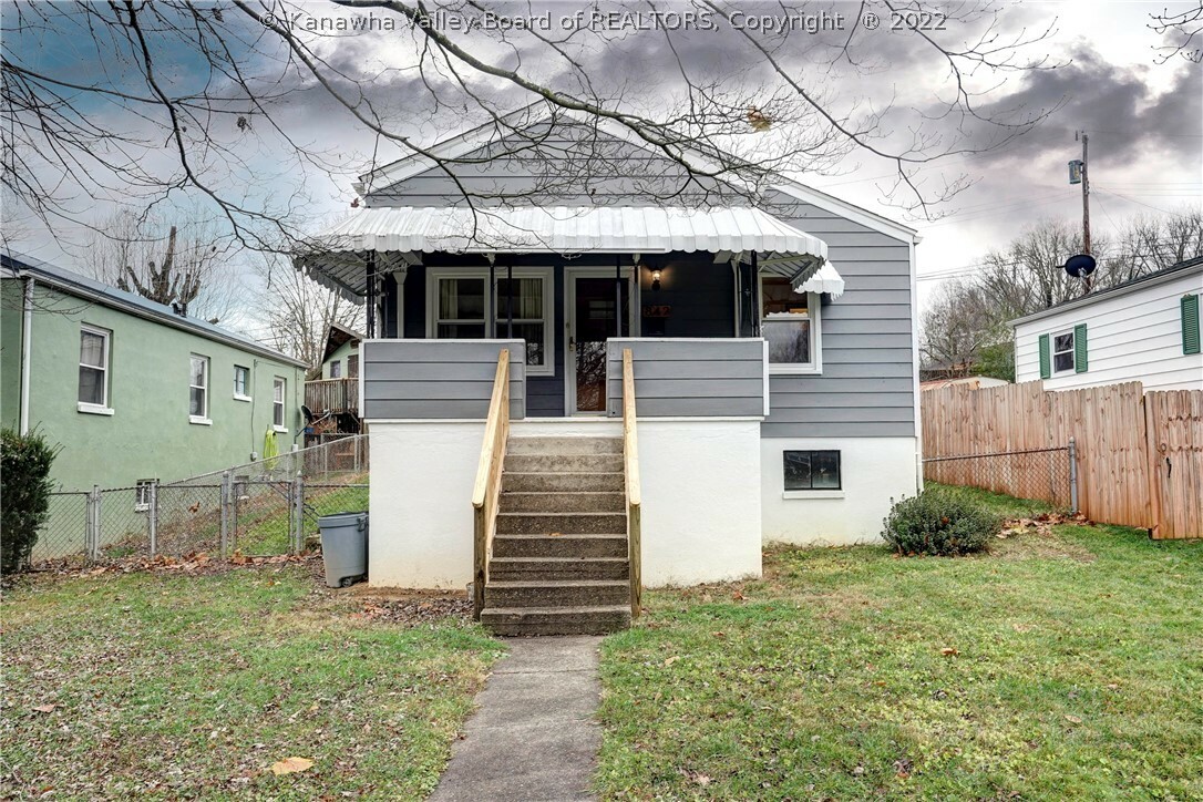 Property Photo: 842 Sutherland Drive WV 25177