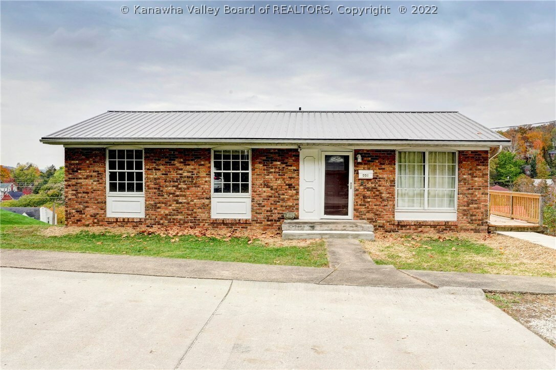 Property Photo: 501 McCoy Drive WV 25302