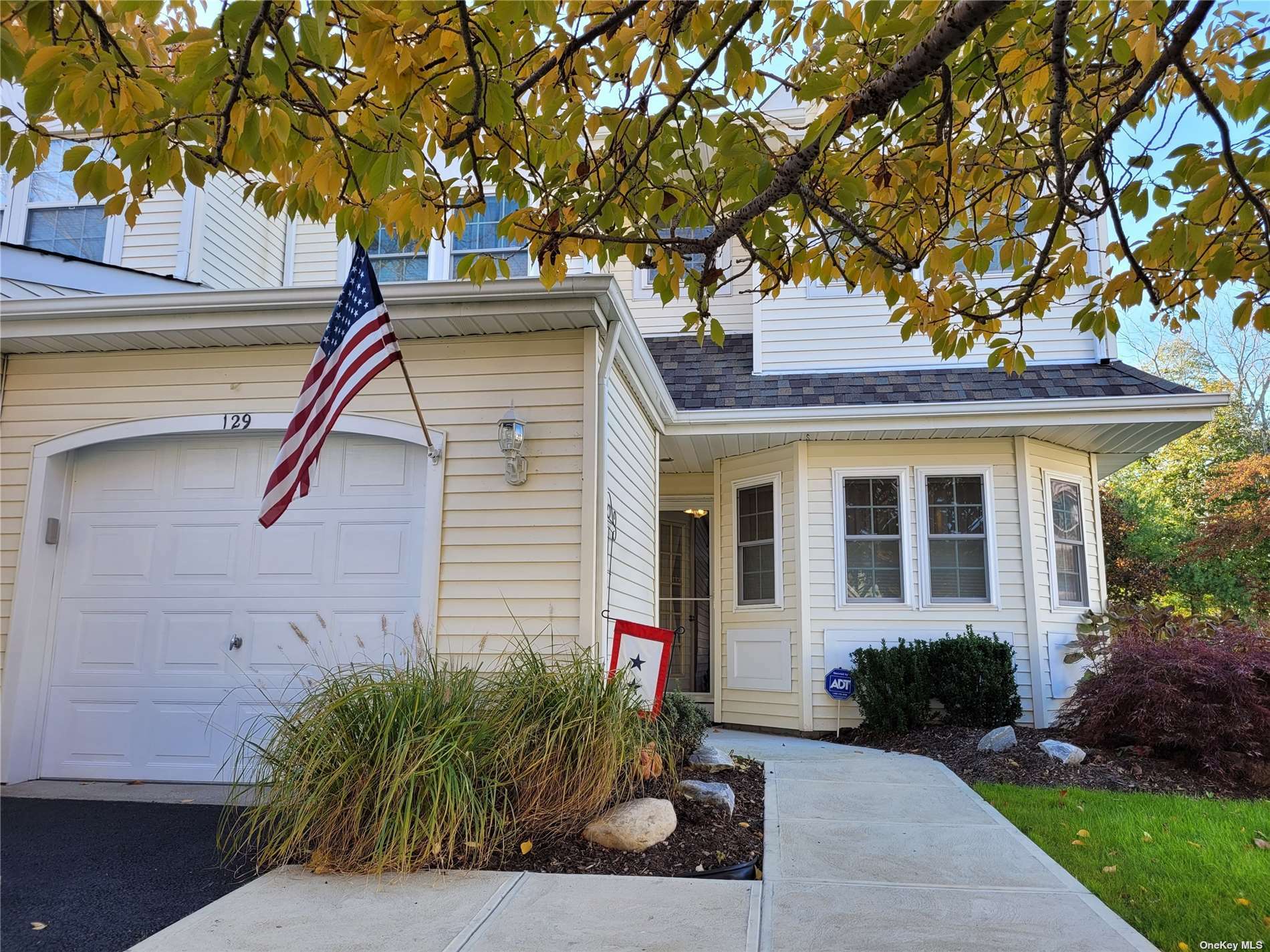 Property Photo:  129 Northwood Court 129  NY 11705 