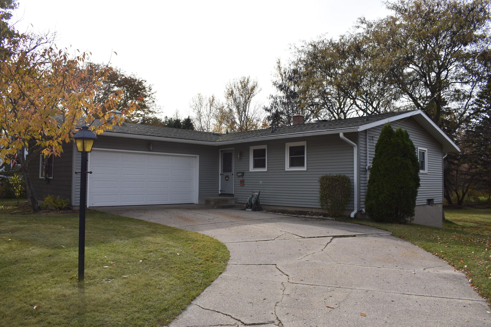 Property Photo:  605 Cherokee Drive  MI 49412 